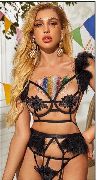 Comfy Lingerie with feathers 3 pieces - S, Black